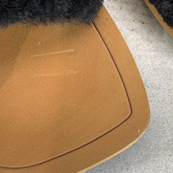 Stuart Weitzman Women's Black Cammy Faux-Fur Slide-On Flat Sandals SZ 6.5 - Picture 5 of 9